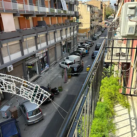 Design Centro No Ztl And Easy Parking Hébergement de vacances *